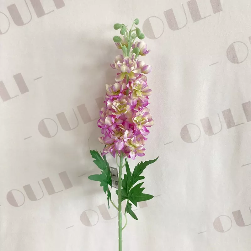 人工デルフィニウムの花