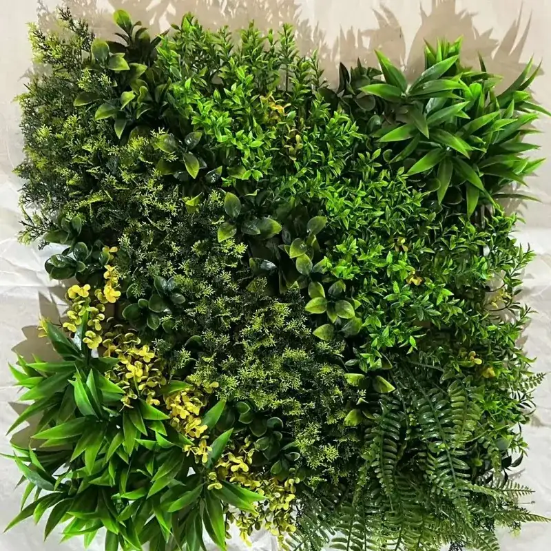 壁の人工草