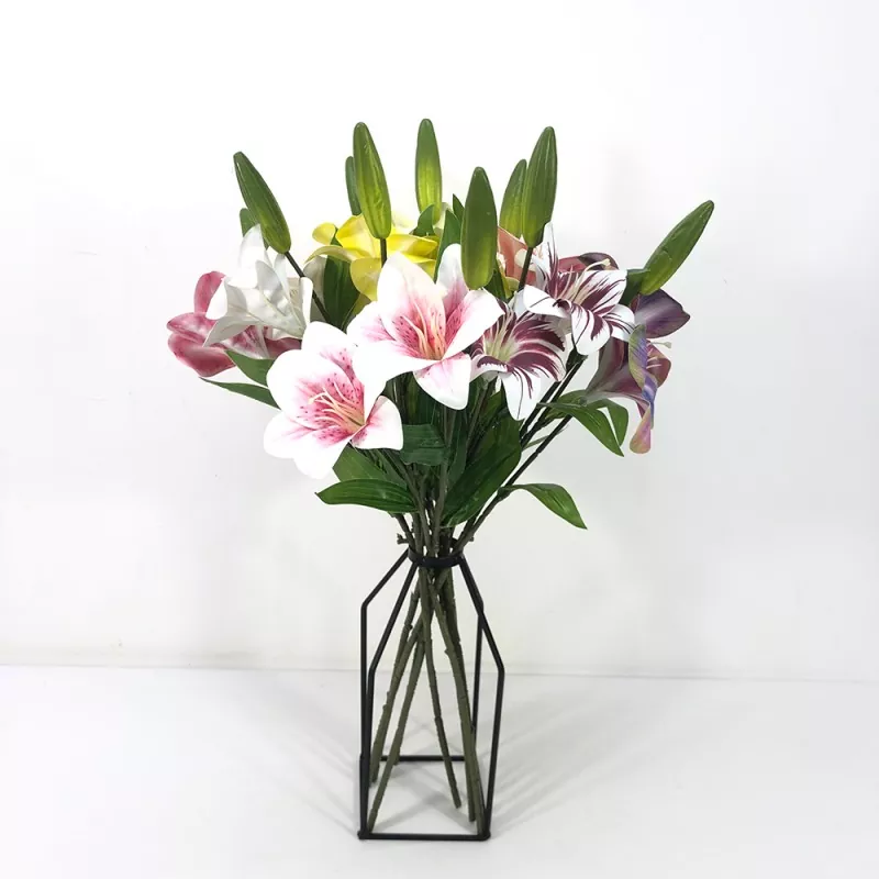 偽のユリの花