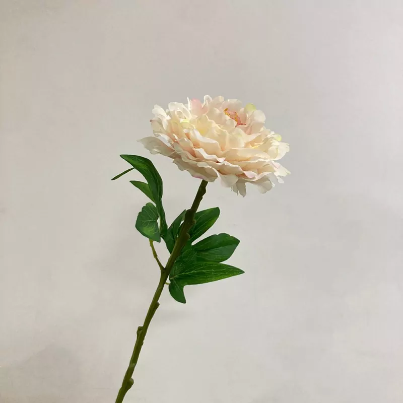 大きな人工牡丹の花