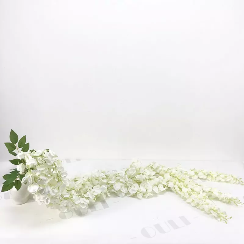 白い偽のウィステリアの花